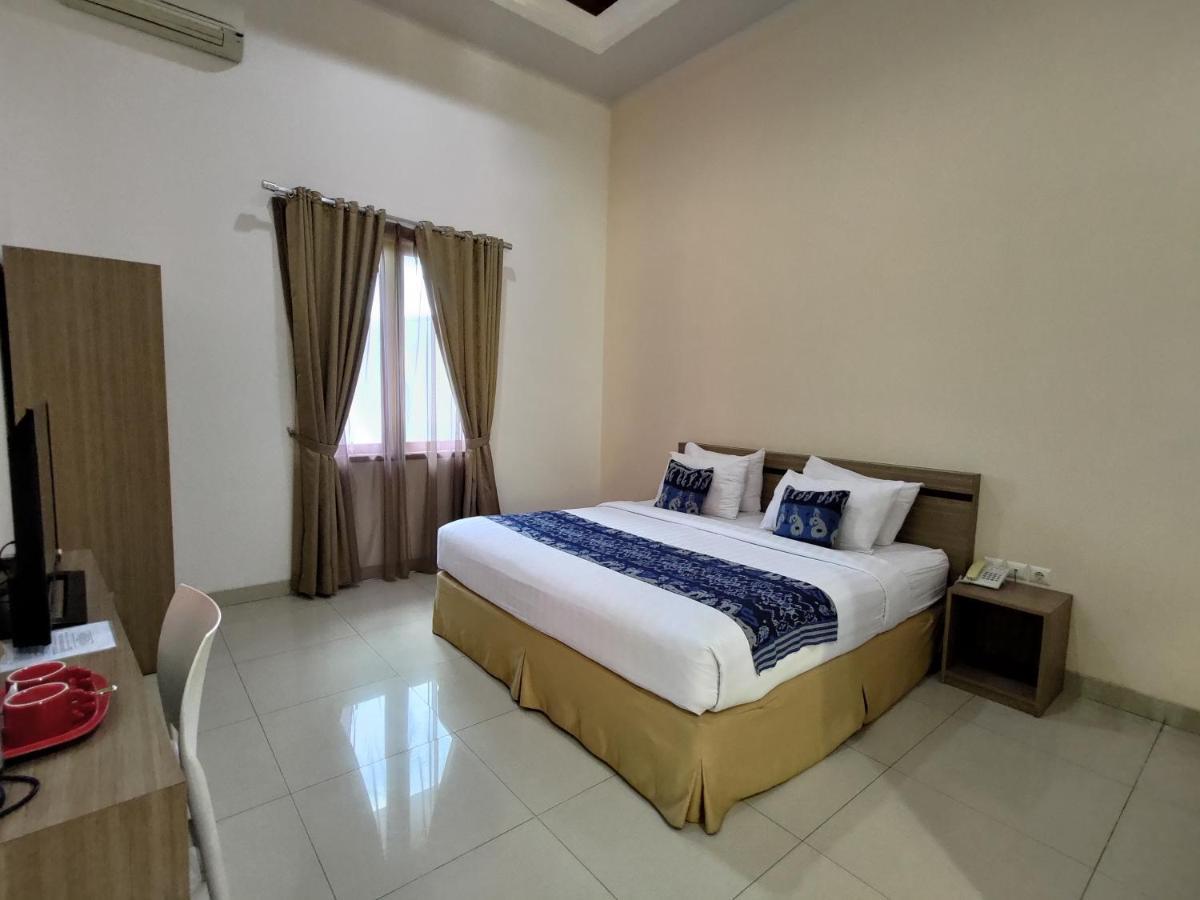 Tanto Hotel Waingapu Luaran gambar