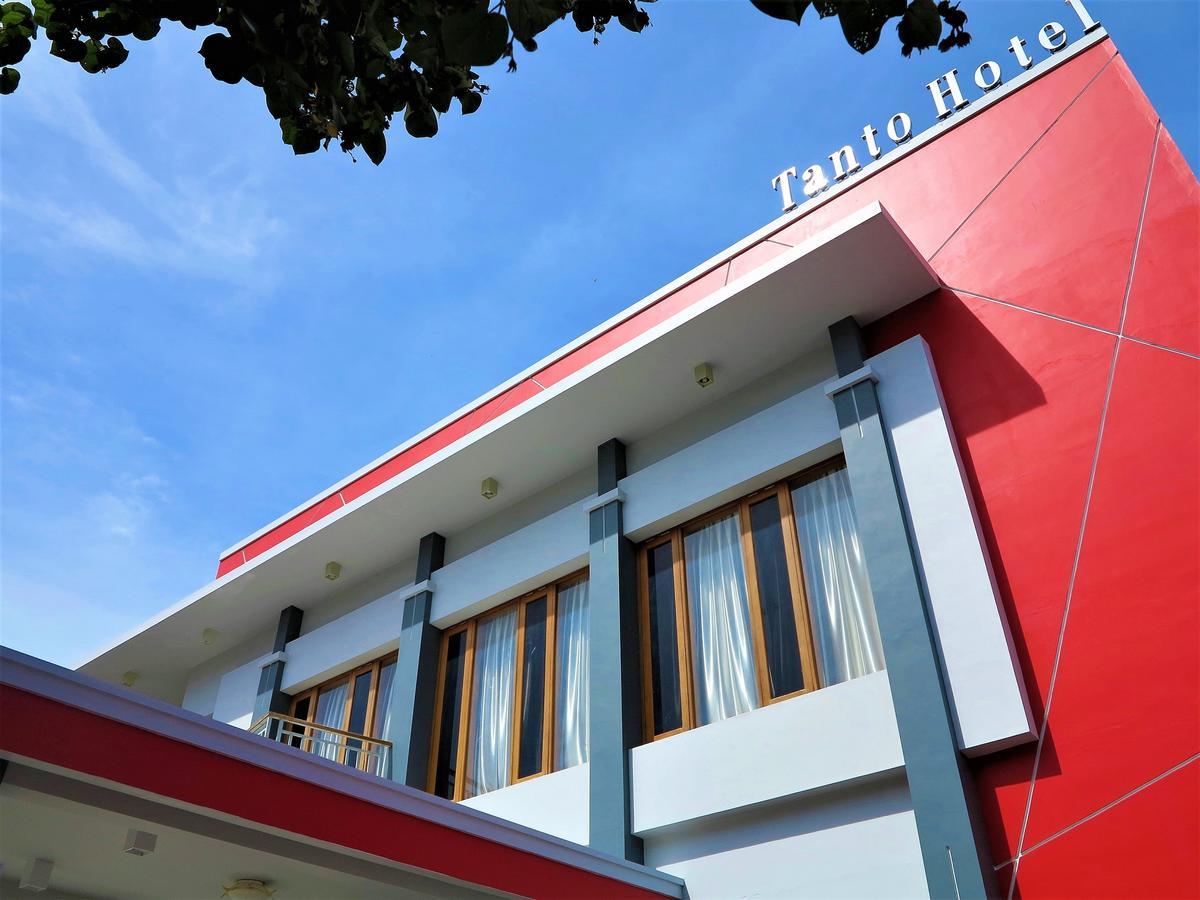 Tanto Hotel Waingapu Luaran gambar