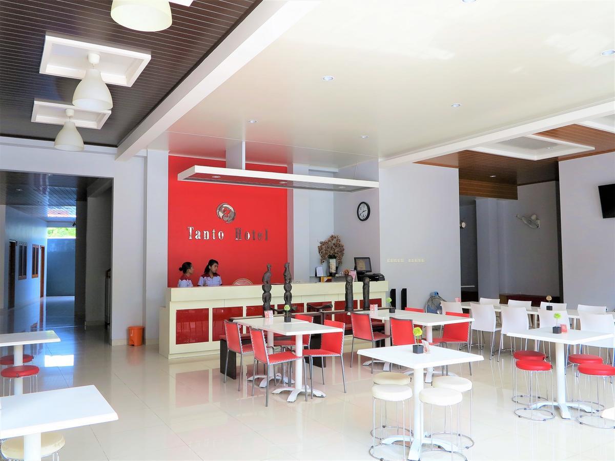Tanto Hotel Waingapu Luaran gambar