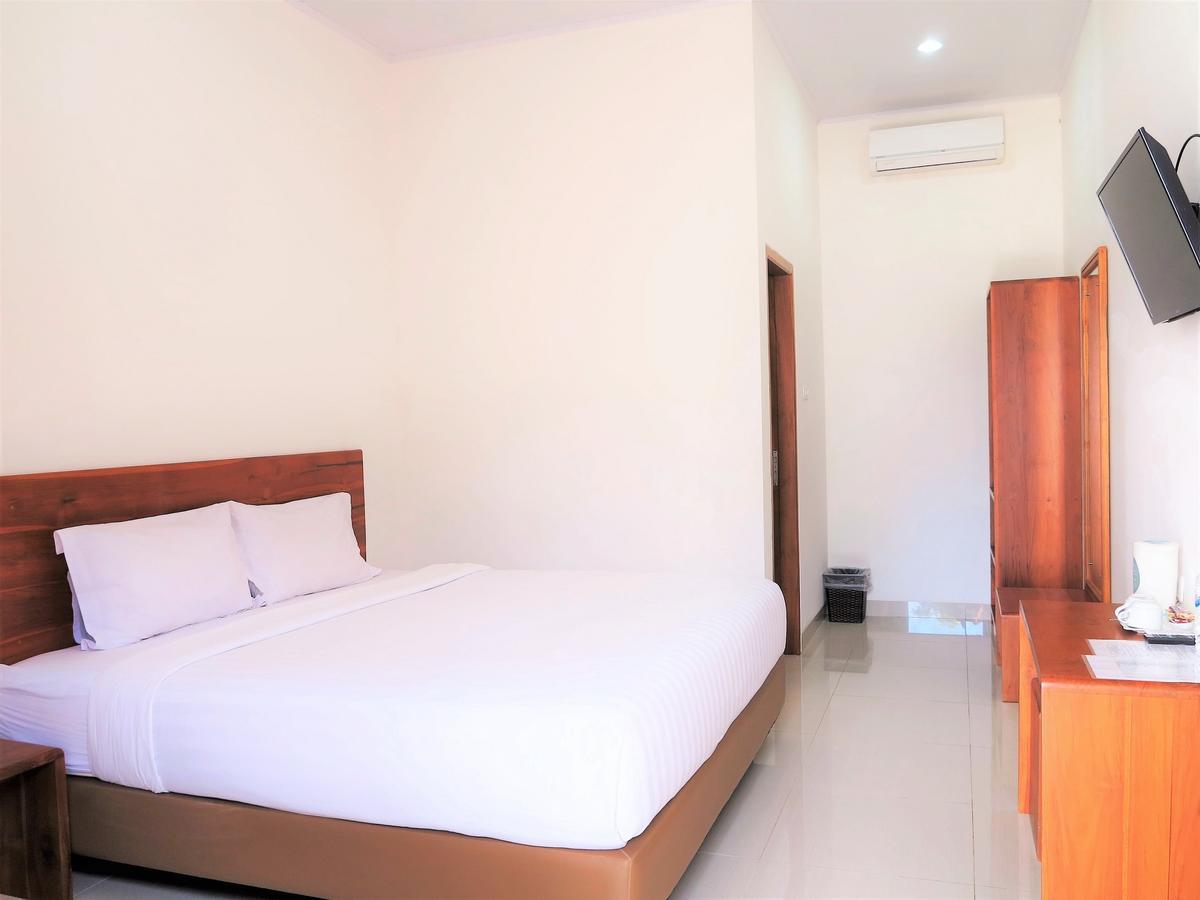 Tanto Hotel Waingapu Luaran gambar