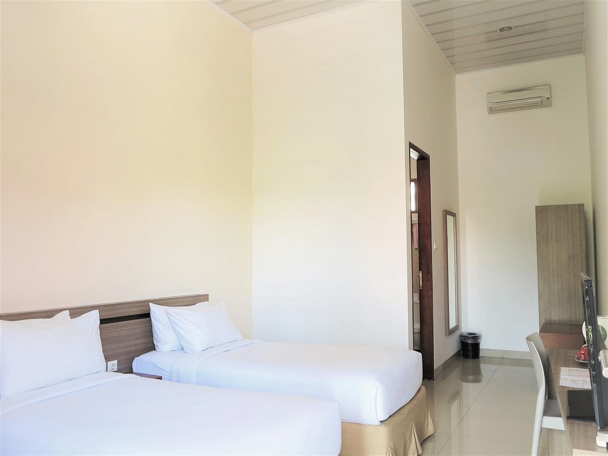 Tanto Hotel Waingapu Luaran gambar